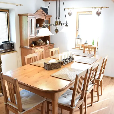 V Haraticich 야블로네츠나트니소우